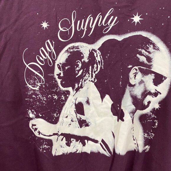 Dogg Supply Mens Burgundy Snoop Dogg Graphic Tee Short Sleeve T-Shirt 2XL NWT - Picture 2 of 6